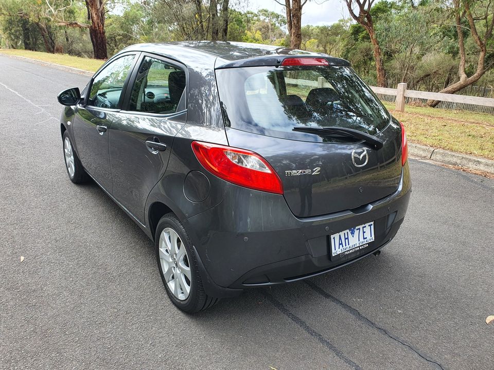 Mazda 2 Neo 2013