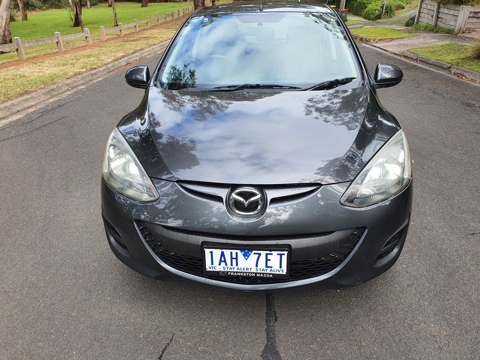 Mazda 2 Neo 2013