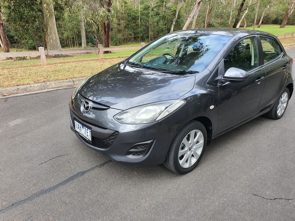 Mazda 2 Neo 2013