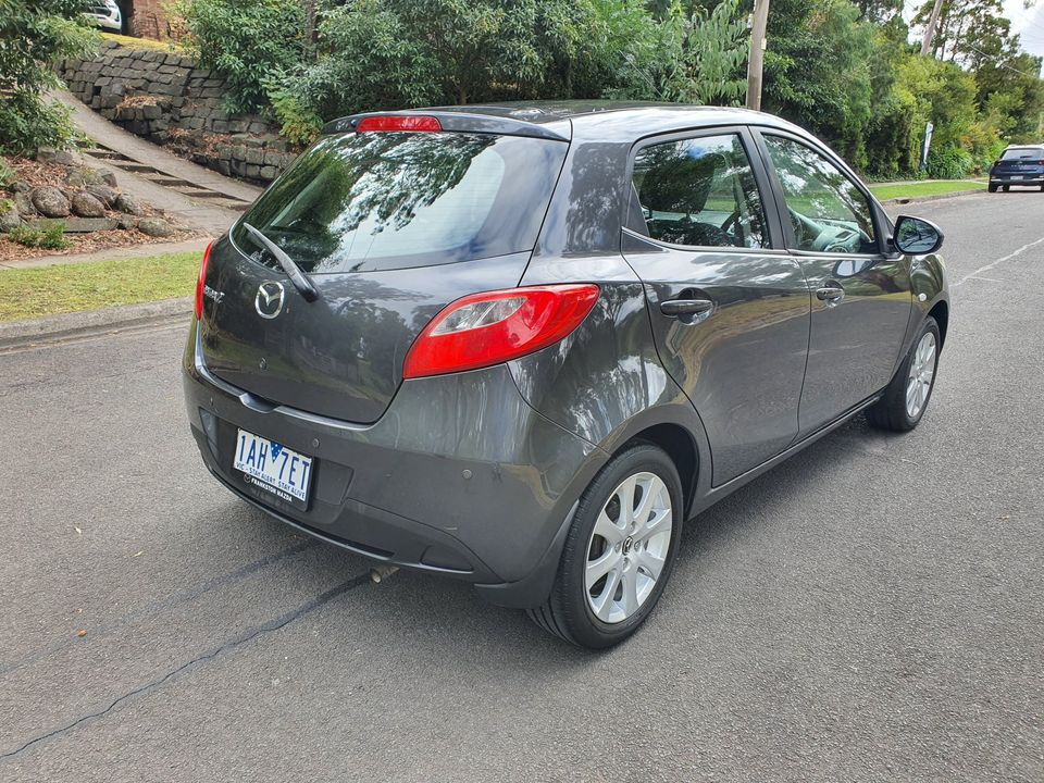 Mazda 2 Neo 2013