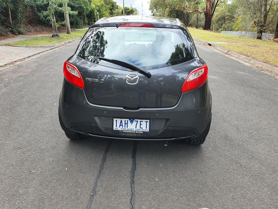 Mazda 2 Neo 2013