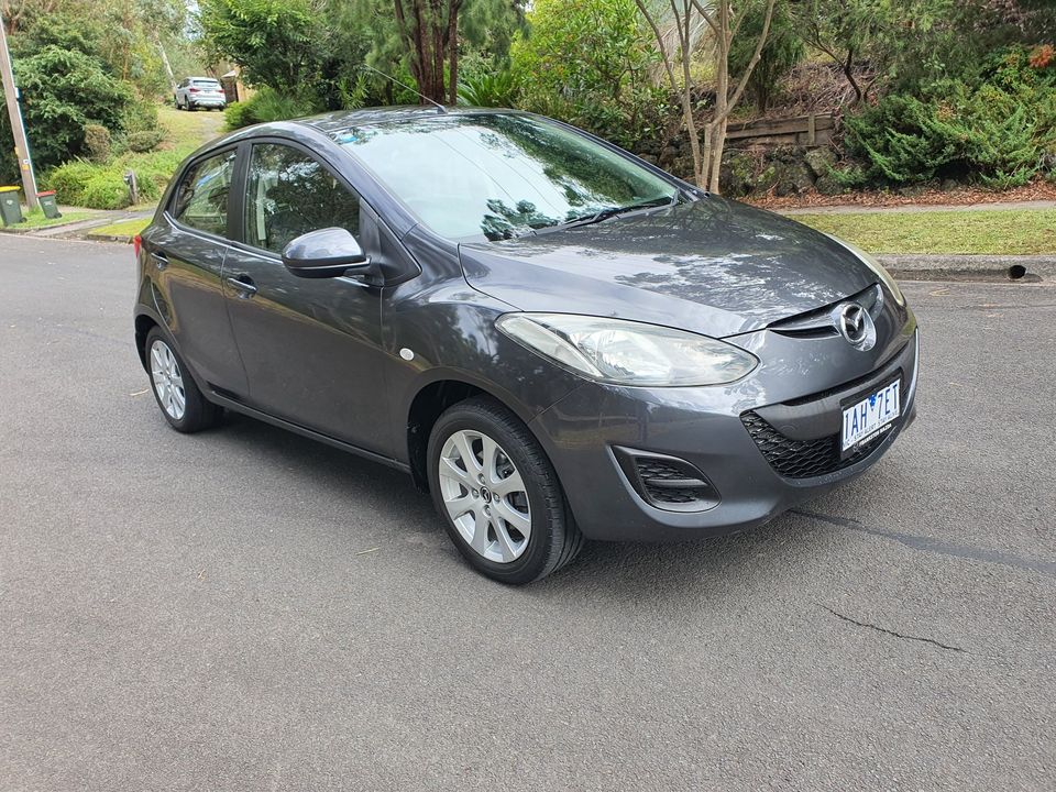 Mazda 2 Neo 2013